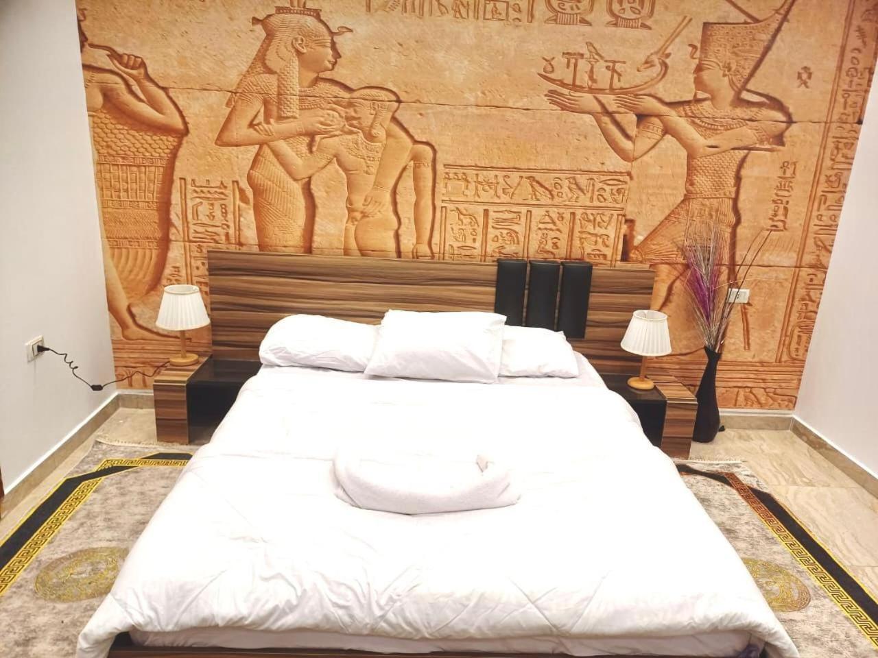 Pyramids Gold Apartment