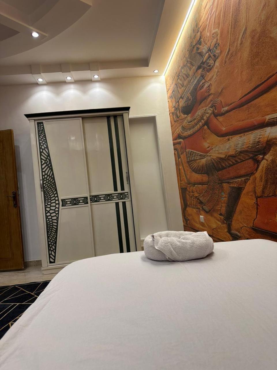 Pyramids Gold Apartment